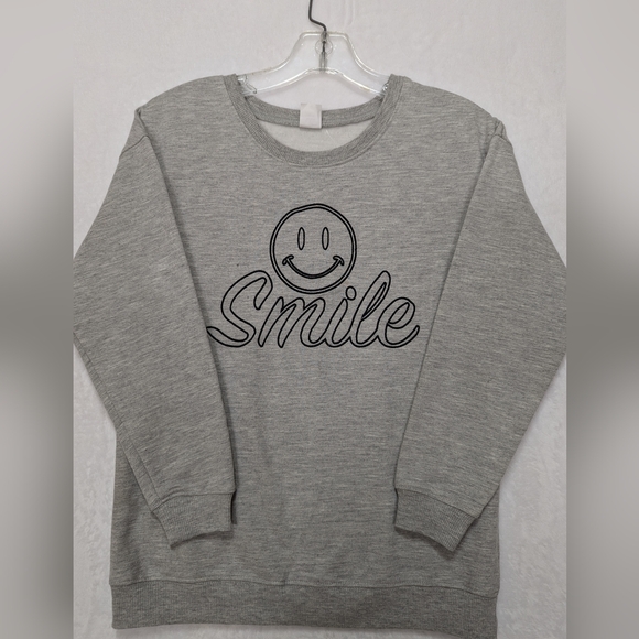 Eusie Smile Logo Sweatshirt Long sleeve Large NWT - Picture 1 of 9